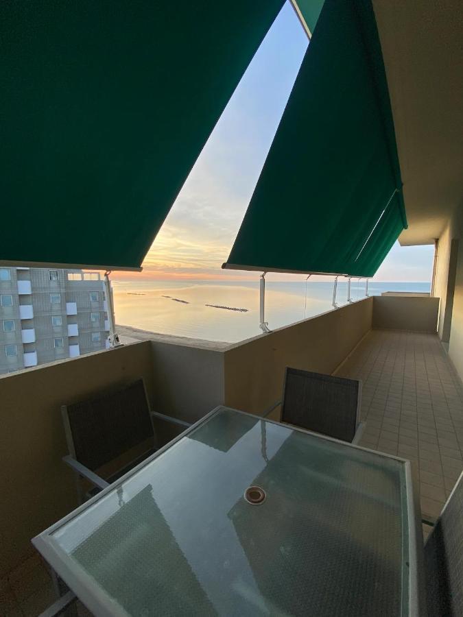 Tramonto In Baia Apartment Песаро Екстериор снимка