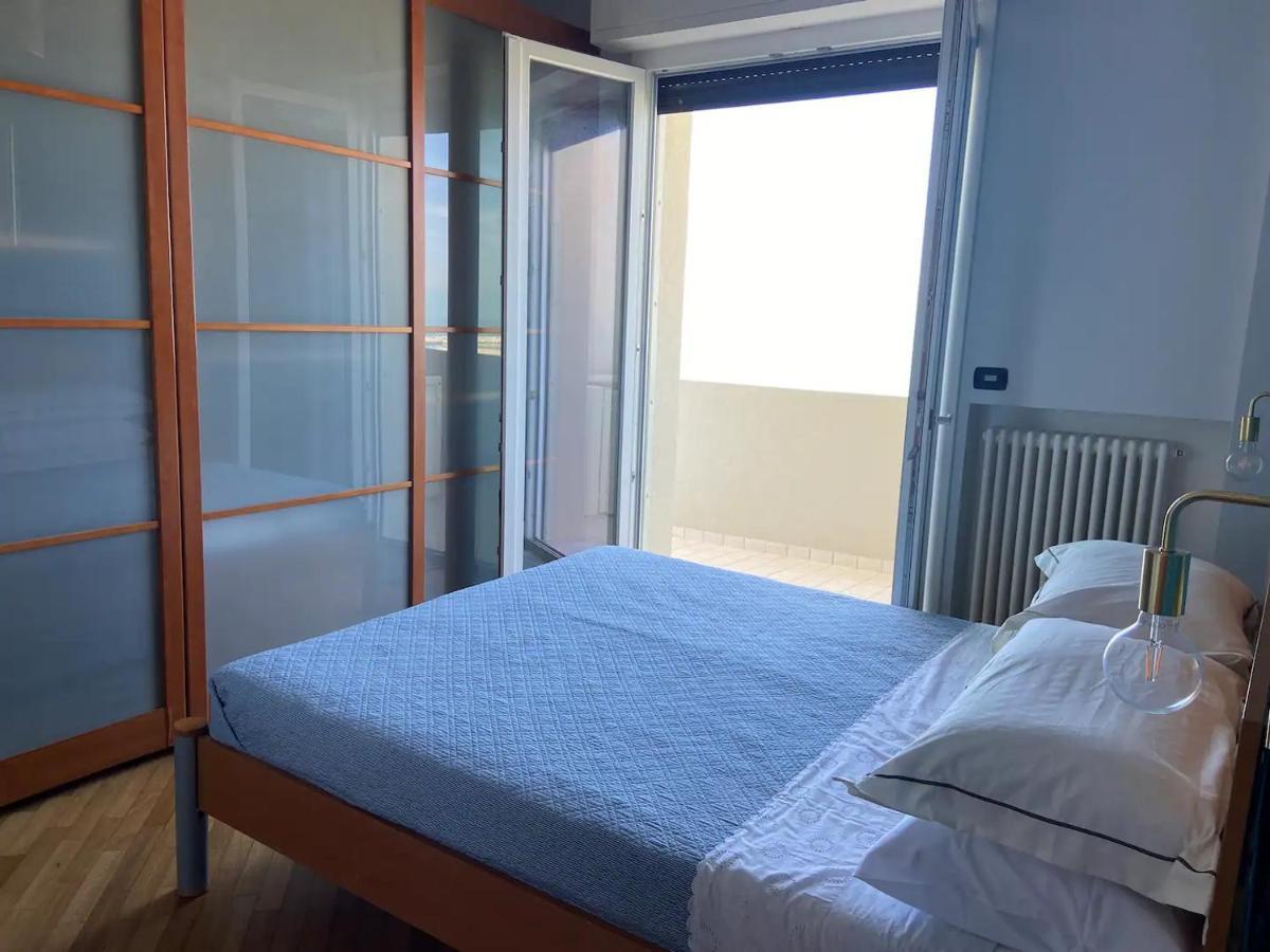 Tramonto In Baia Apartment Песаро Екстериор снимка