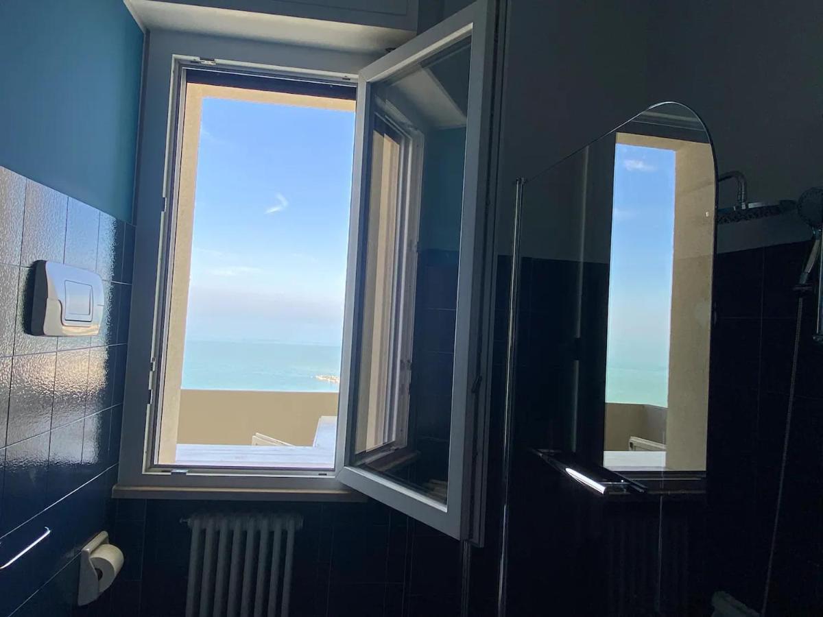 Tramonto In Baia Apartment Песаро Екстериор снимка