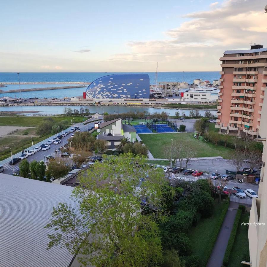Tramonto In Baia Apartment Песаро Екстериор снимка