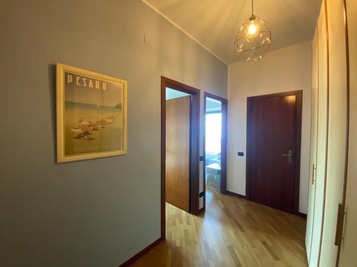 Tramonto In Baia Apartment Песаро Екстериор снимка